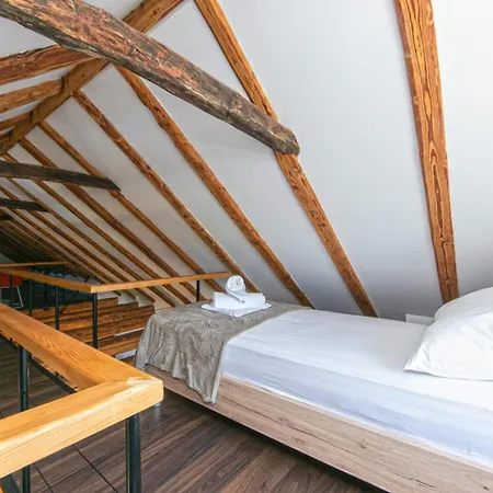 Cozy With Sea View 'bova' 아파트