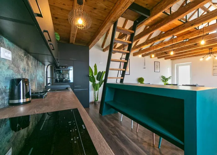 Cozy With Sea View 'bova' 아파트